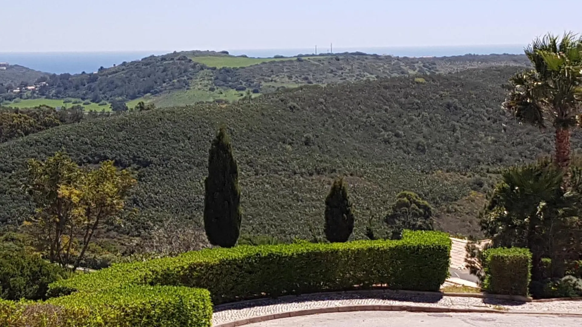 Stunning Villa With Pool & View Near Beach بودينز