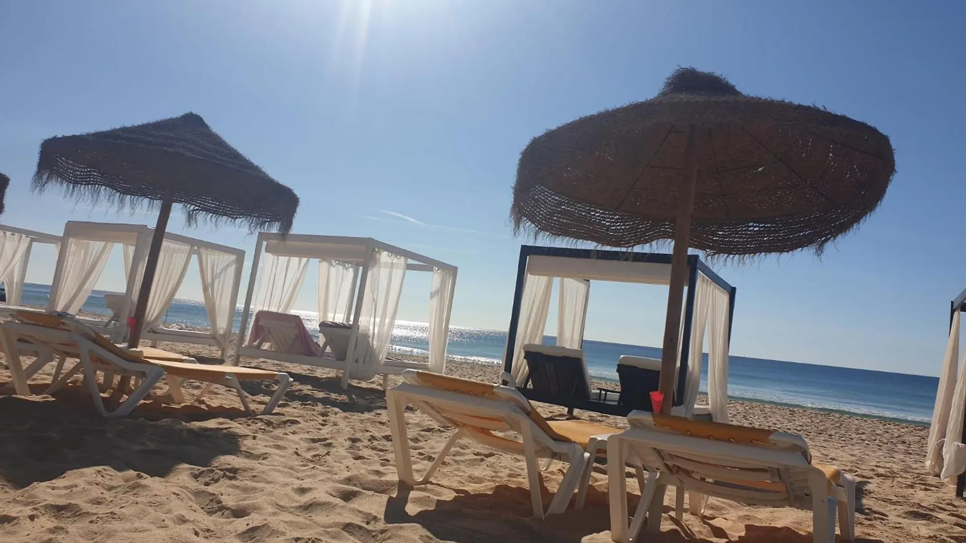 Stunning Villa With Pool & View Near Beach بودينز