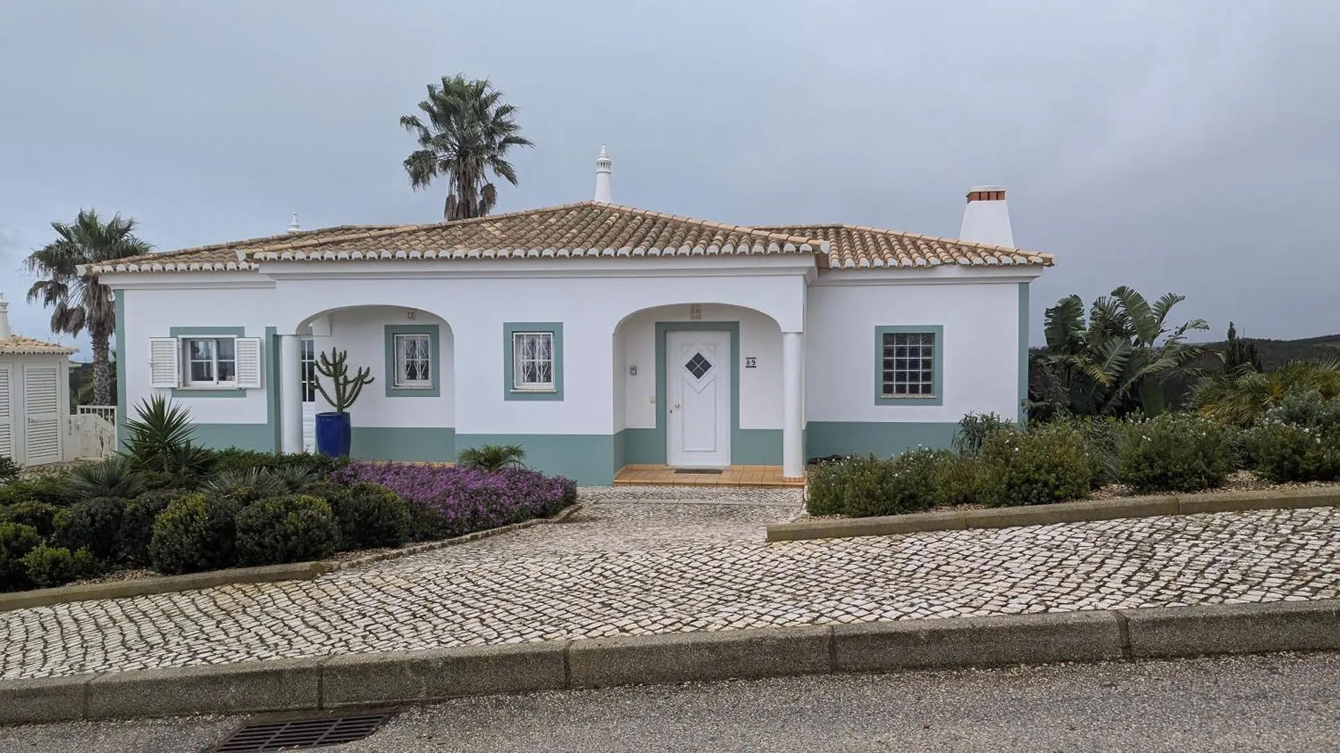Stunning Villa With Pool & View Near Beach بودينز البرتغال